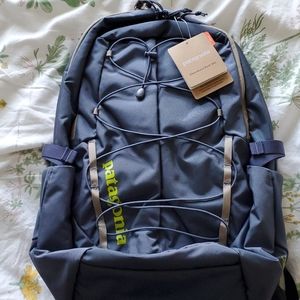 Patagonia Chacabuco pack 30L (navy and neon yellow